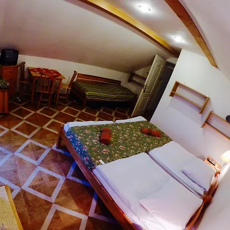 Bed & Breakfast Alpina 3*