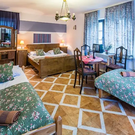 Frühstückspension Alpina 3*