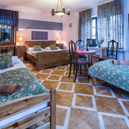 Alpina Frühstückspension 3*