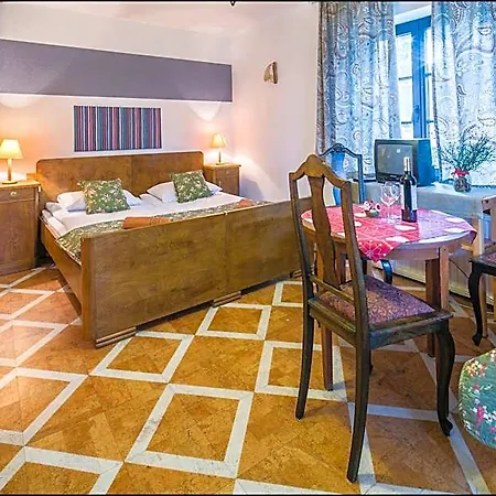 Bed & Breakfast Alpina 3*