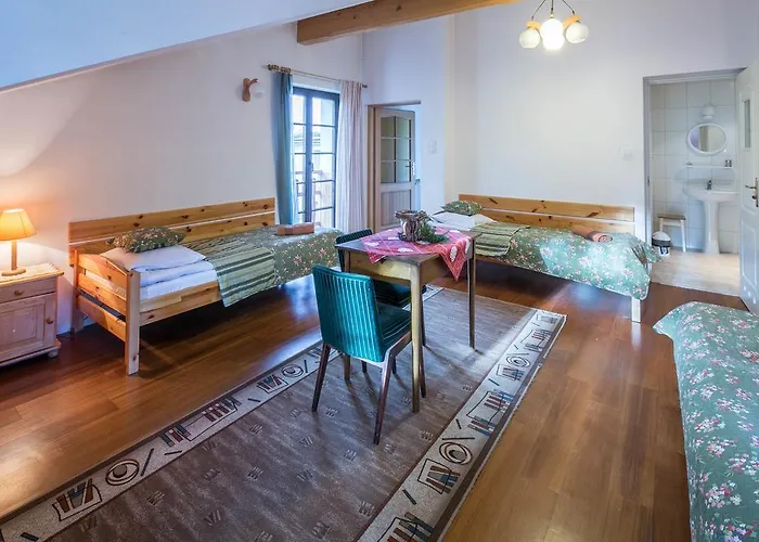 Alpina לינה וארוחת בוקר 3*