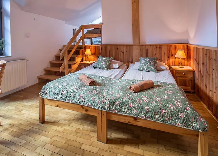 לינה וארוחת בוקר Alpina 3*